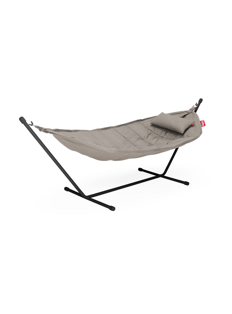 Fatboy Headdemock Superb in grey taupe color, luxury hammock with UV-resistant Olefin fabric and sturdy steel frame, perfect for outdoor relaxation.