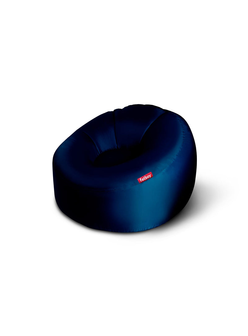 Lamzac O in dark blue by Fatboy, a UV and water-resistant inflatable air sofa, ideal for Canadian outdoor adventures.