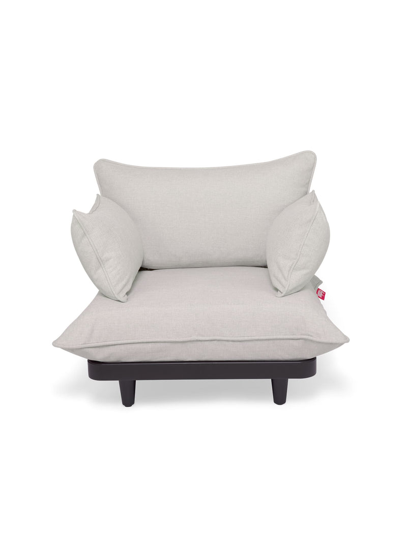 Fatboy Paletti Armchair in mist color, an individual outdoor club chair with UV-resistant and water-repellent fabric, perfect for Canadian patios.