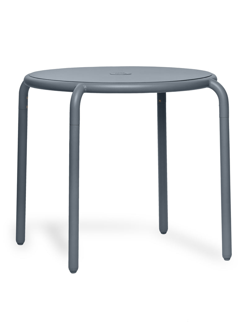 Toní Bistreau outdoor table in elephant color by Fatboy, up to 4-seater, lightweight aluminum, weather-resistant, perfect for Canadian patios and outdoor dining."