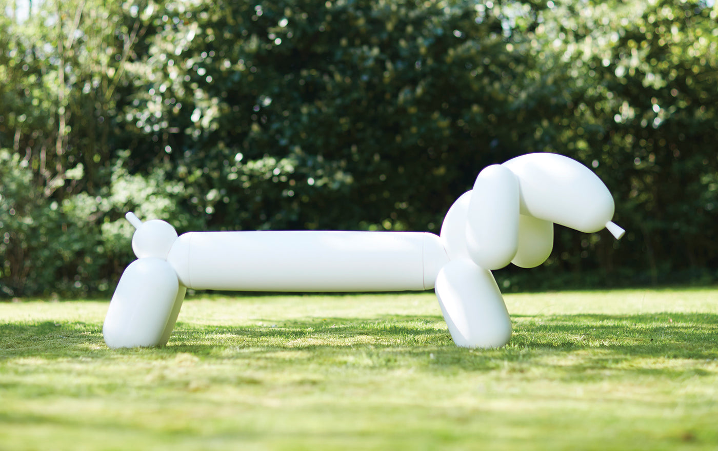 Fatboy Attackle! Bench: Playful two-seater dog-inspired design, durable, soft-touch polyethylene, dirt- and moisture-resistant for indoor or outdoor use.