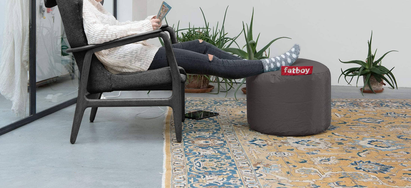 Fatboy Point pouf: Compact and versatile, ideal as a side table, footrest, or stool, combining style and functionality for any space.