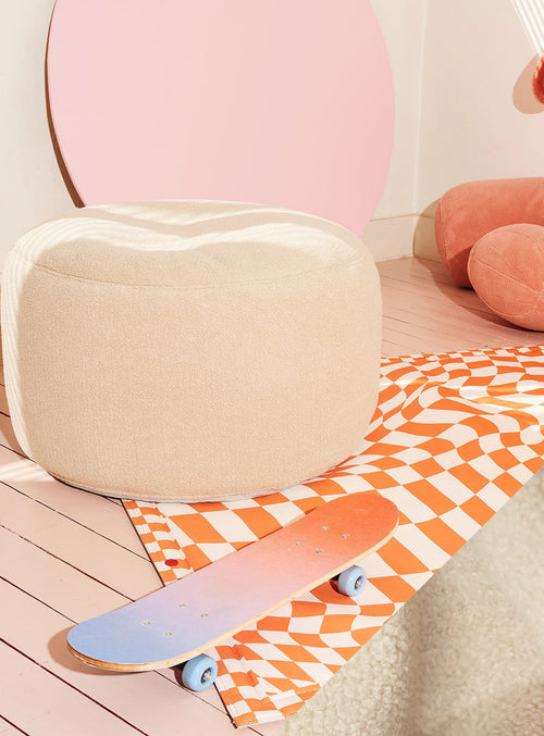 Fatboy Point Large Sherpa is a cozy oversized ottoman wrapped in ultra-soft sherpa fabric, bringing warmth, comfort, and modern charm to Canadian living spaces.