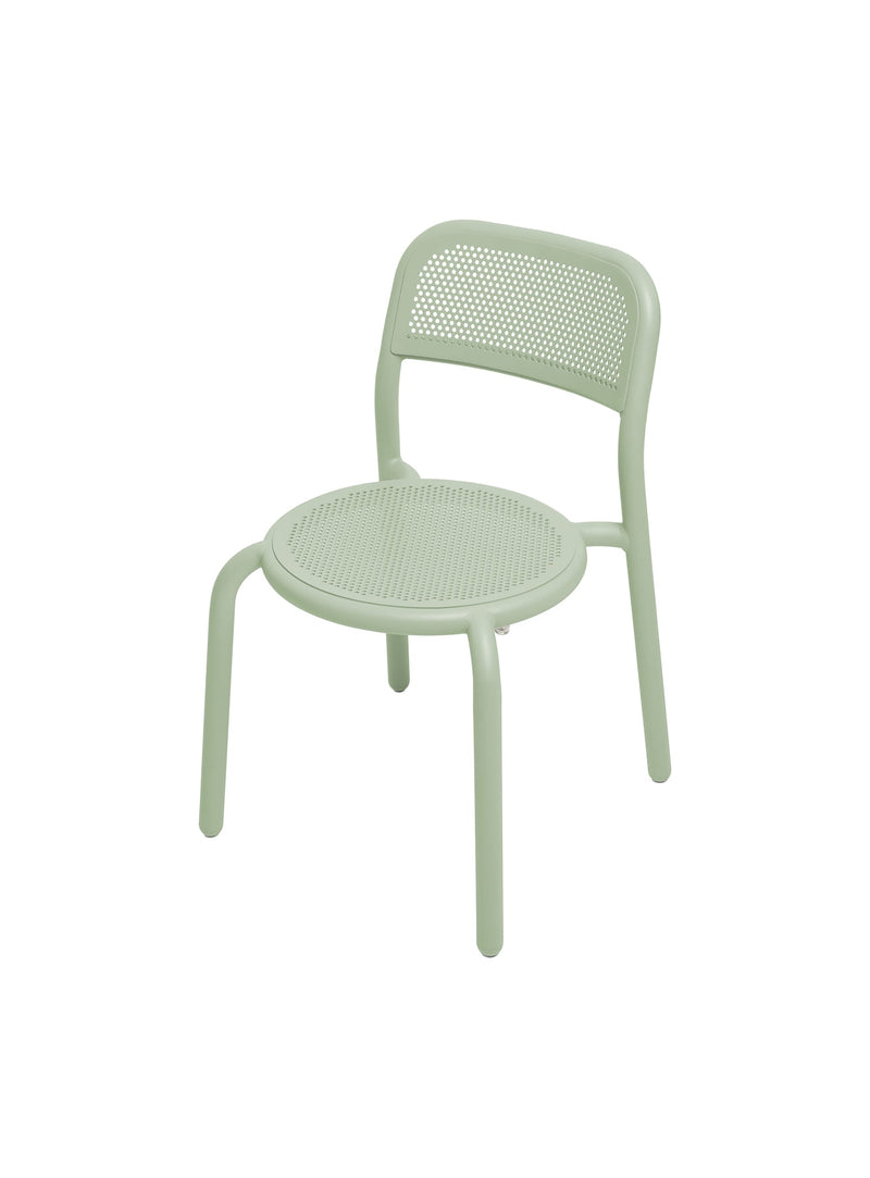 Fatboy Toní Chair in mist green color, sleek aluminum outdoor chair with UV-resistant coating and stackable, perfect for Canadian patios, terraces, and gardens.